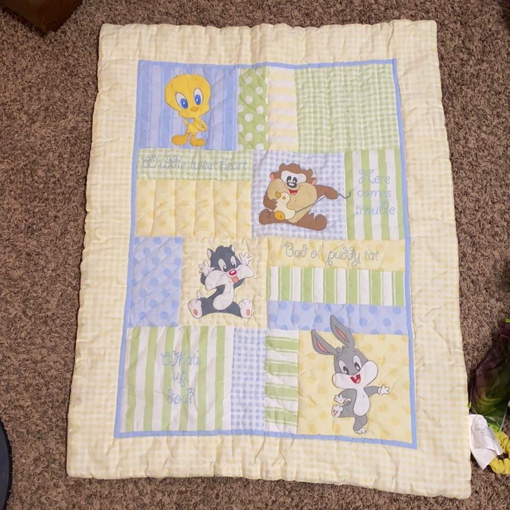 Baby looney tunes blanket